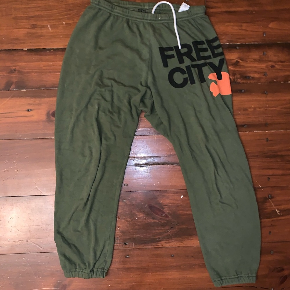 Freecity sweatpants!